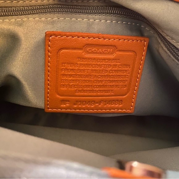 Coach - Picture 14 of 16